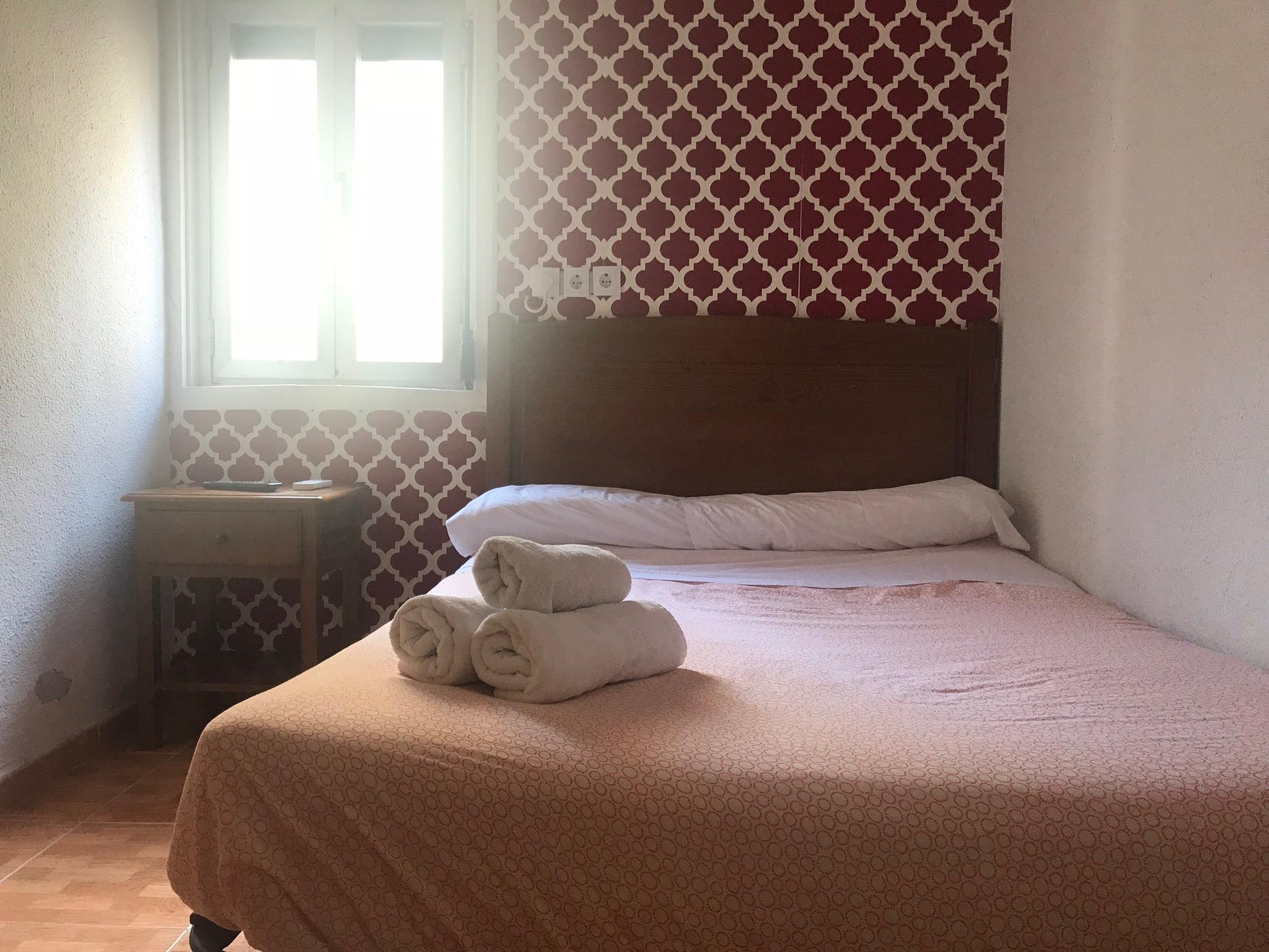 Hostal Los Perales Madrid Exterior photo A guest room at the hotel